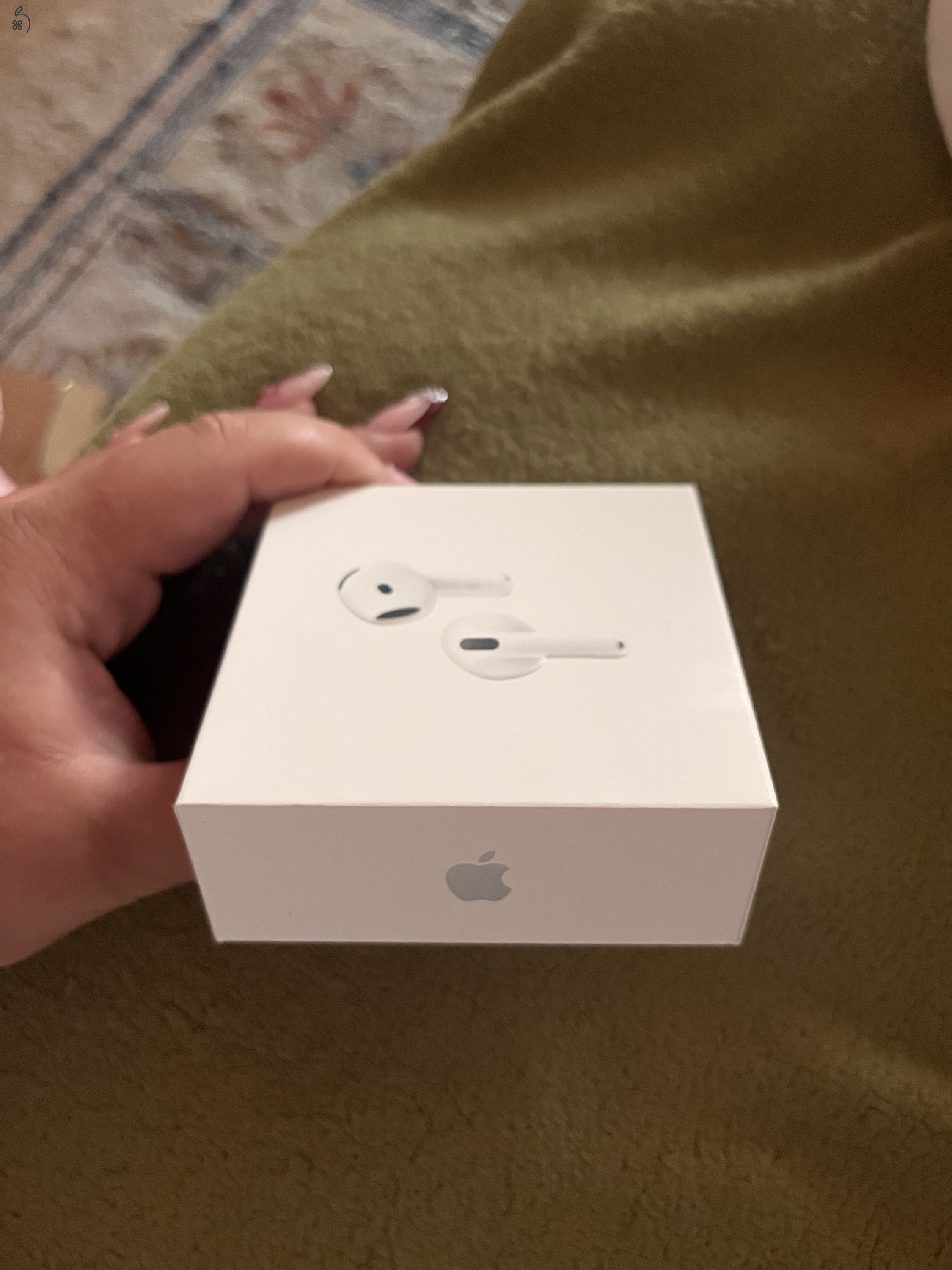 Airpods 4 aktív zajszűréssel