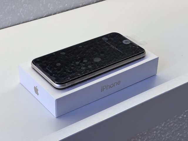 Hibátlan iPhone SE2022 Starlight 64GB 2 ÉV Garanciával Számlával Aksi 100%