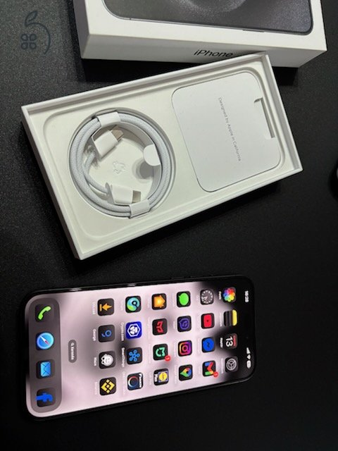 iPhone 15 Pro Max 256GB éjfekete, hibátlan állapotú, garanciális