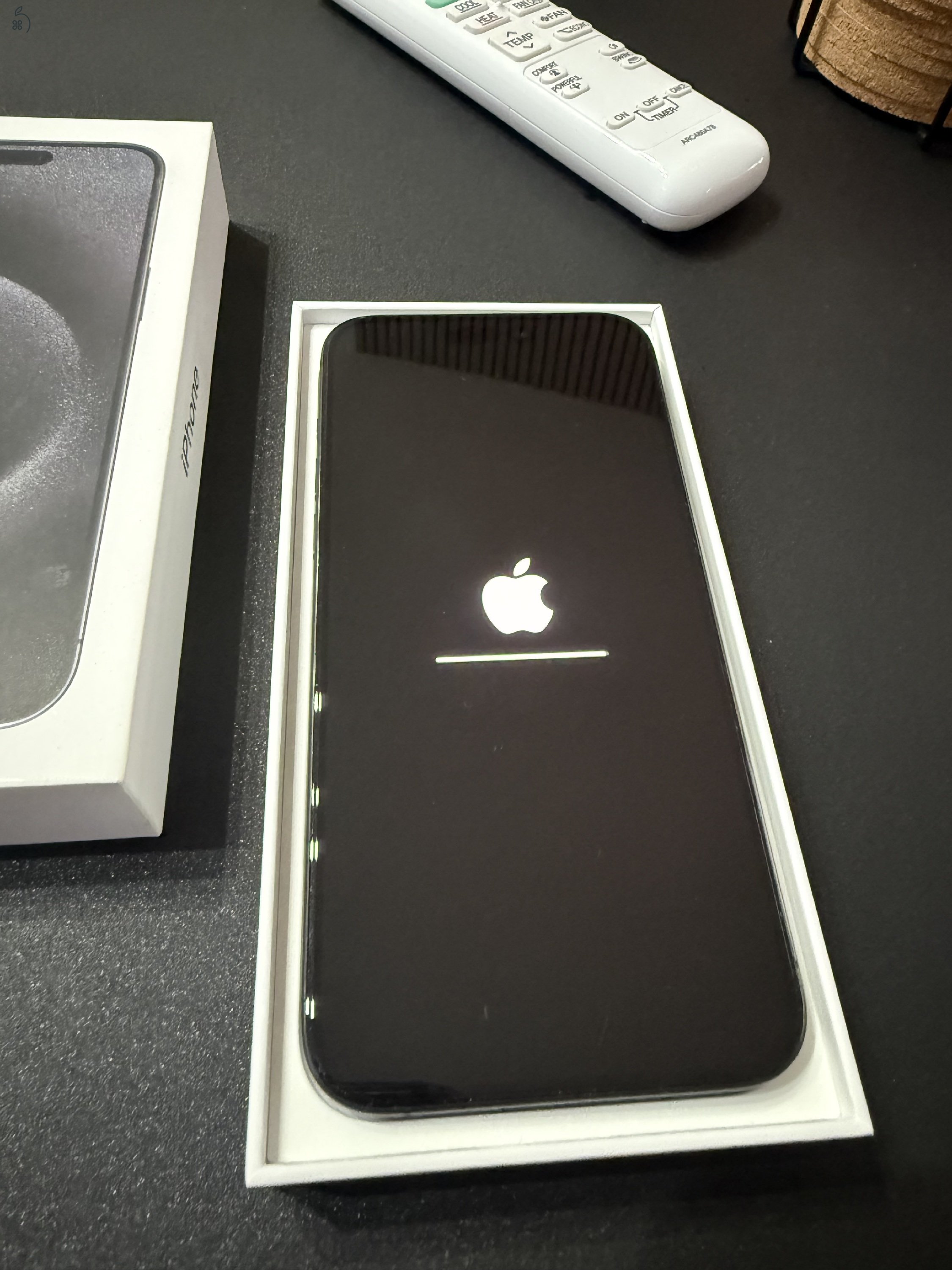 iPhone 15 Pro Max 256GB éjfekete, hibátlan állapotú, garanciális
