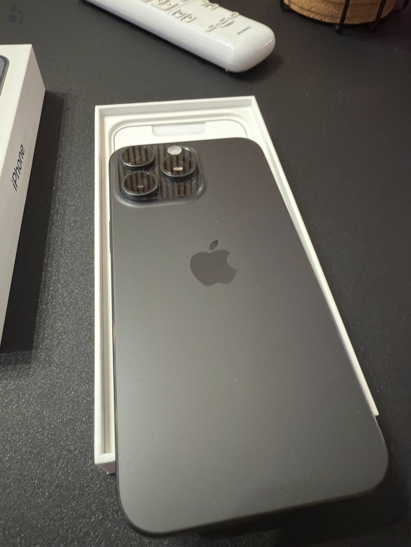 iPhone 15 Pro Max 256GB éjfekete, hibátlan állapotú, garanciális