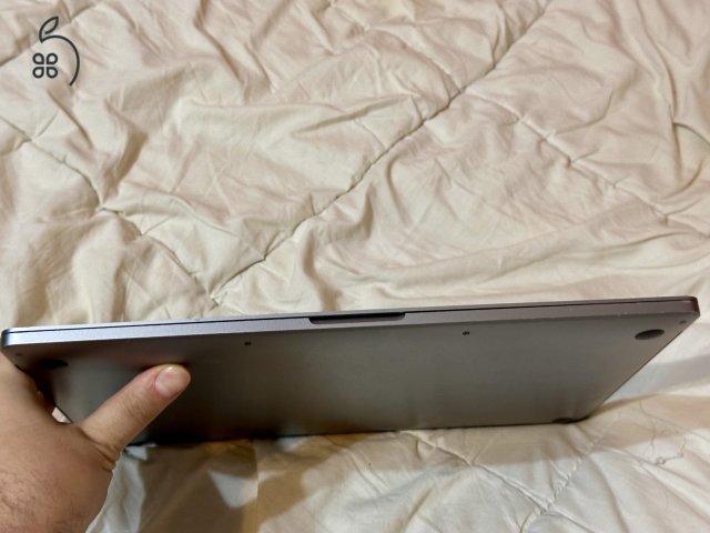 Apple MacBook Pro 16