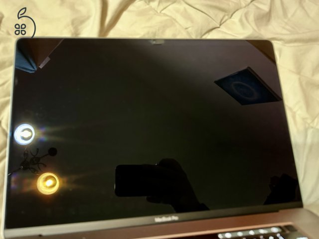 Apple MacBook Pro 16