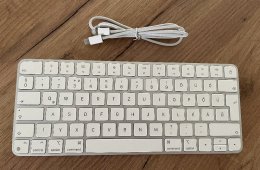 Mac mini M1 (2020) + Satechi HUB + Apple Magic billentyűzet