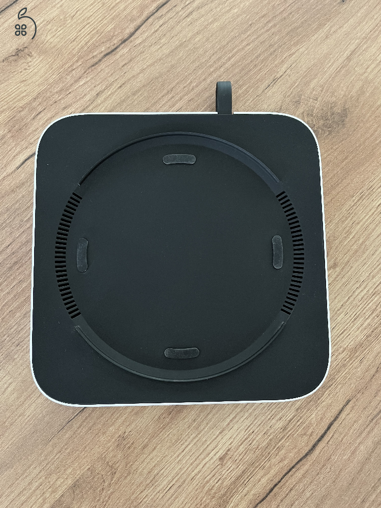 Mac mini M1 (2020) + Satechi HUB + Apple Magic billentyűzet