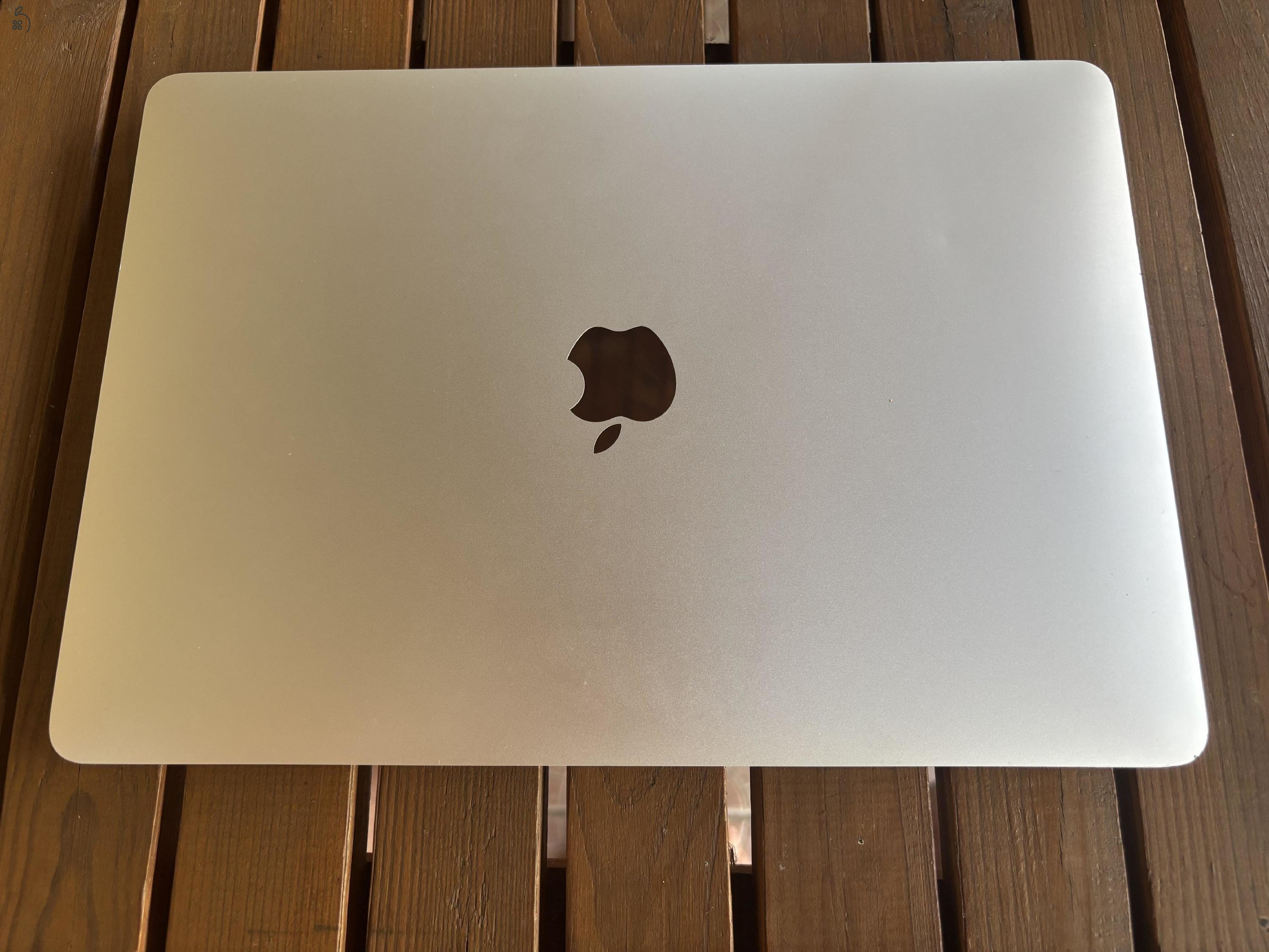 MacBook Air 2020 13” i3 256 GB SSD 8 GB RAM Silver