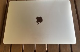 MacBook Air 2020 13” i3 256 GB SSD 8 GB RAM Silver