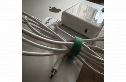 Eladó MacBook Pro 15,”4-inch töltővel, magyar billentyű (2017, Intel Core i7, 16GB RAM, 256GB SSD, Ezüst, Touch Bar + Touch ID)