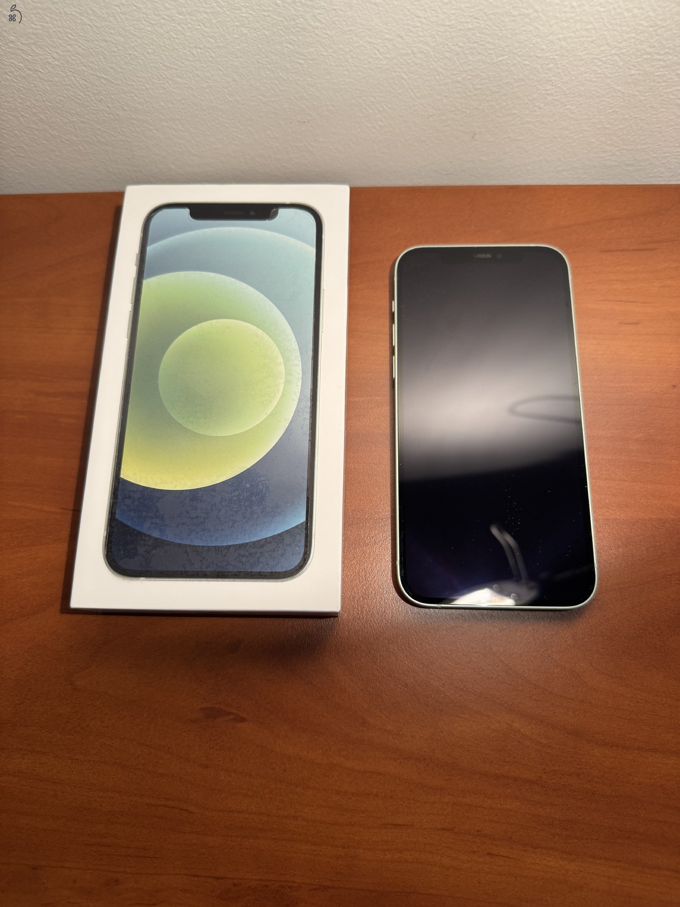 Karcmentes iPhone 12 128Gb eladó 