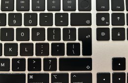 Apple Magic Keyboard Touch ID (fekete, számbillentyűzettel) + Magic Mouse 2 + ergonómikus egér ház
