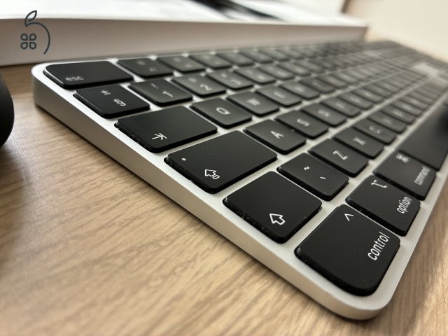 Apple Magic Keyboard Touch ID (fekete, számbillentyűzettel) + Magic Mouse 2 + ergonómikus egér ház
