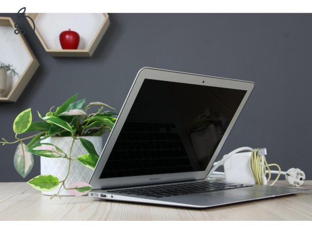 MacBook Air 13” (2017) – Megbízható, klasszikus választás a mindennapokra