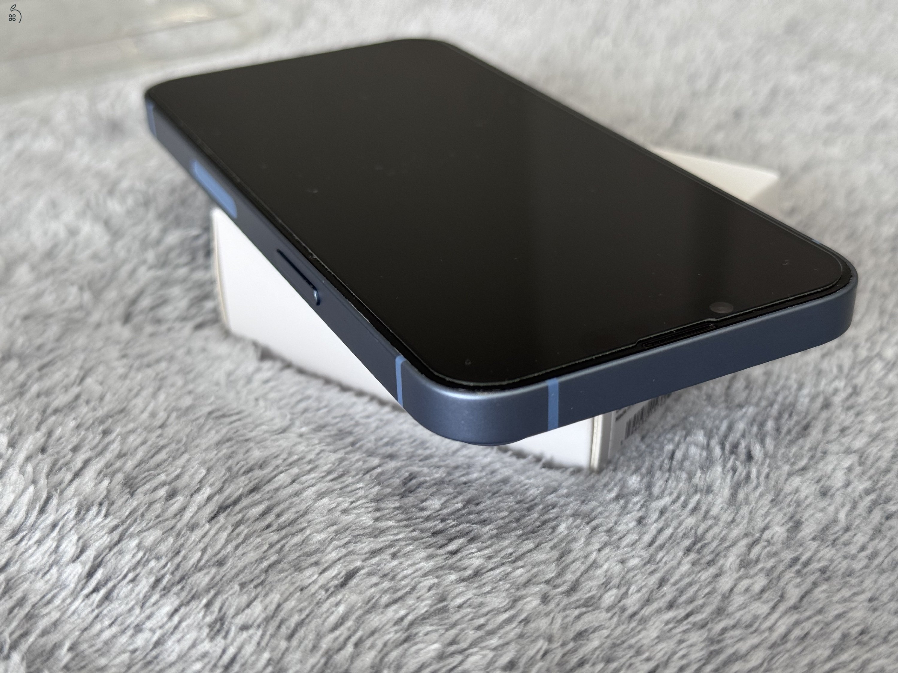 iPhone 14 128GB - AKKU 85% - kártyafüggetlen, karcmentes állapotban