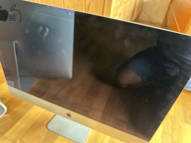 Három darab iMac 27