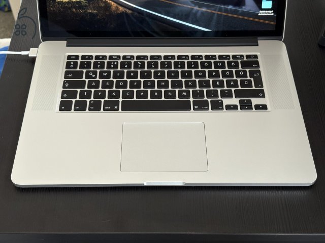 Eladó MacBook Pro 15