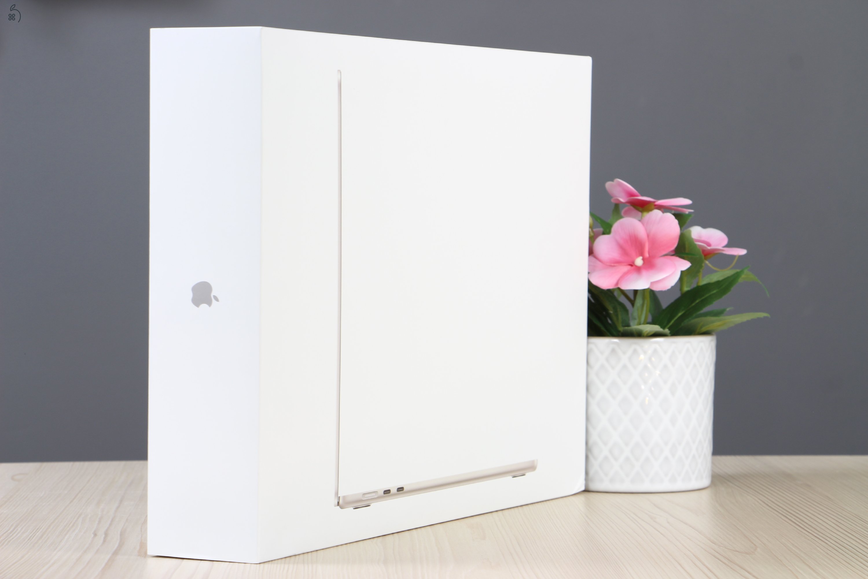 ÚJ Apple Macbook Air 15
