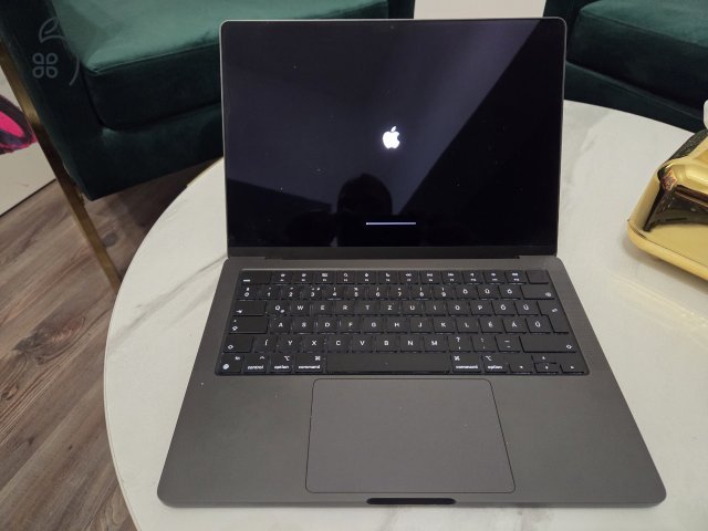 MacBook Pro - 16 GB RAM, Apple M4 ,1TB