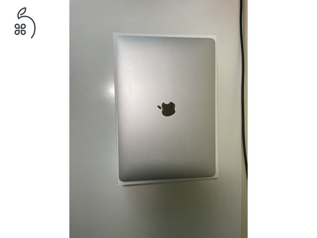 MacBook Air (2020), újszerű