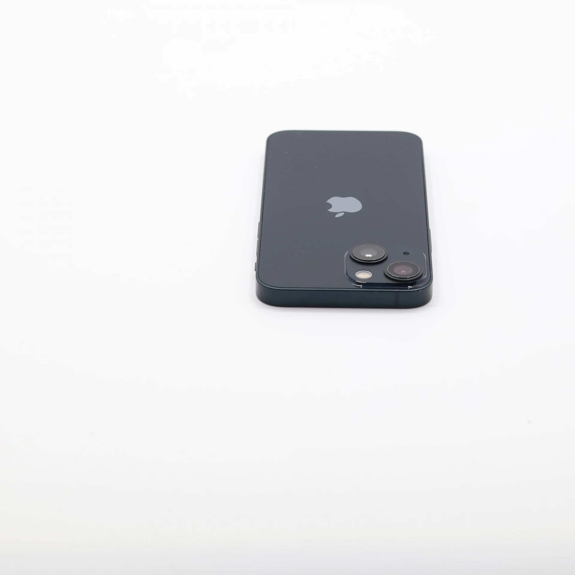 + Ajándékkal és 1 év garanciával! Felújított iPhone 13 Mini 128 GB Midnight