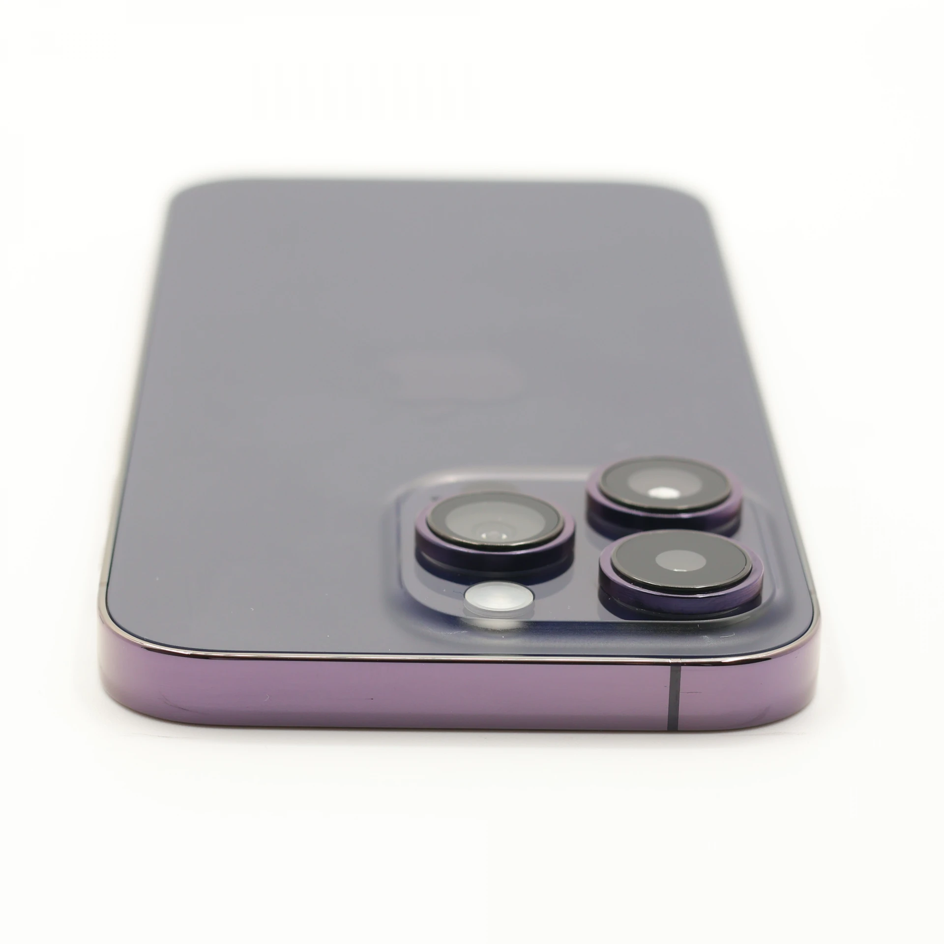 + Ajándékkal és 1 év garanciával! Felújított iPhone 14 Pro 256 GB Deep Purple
