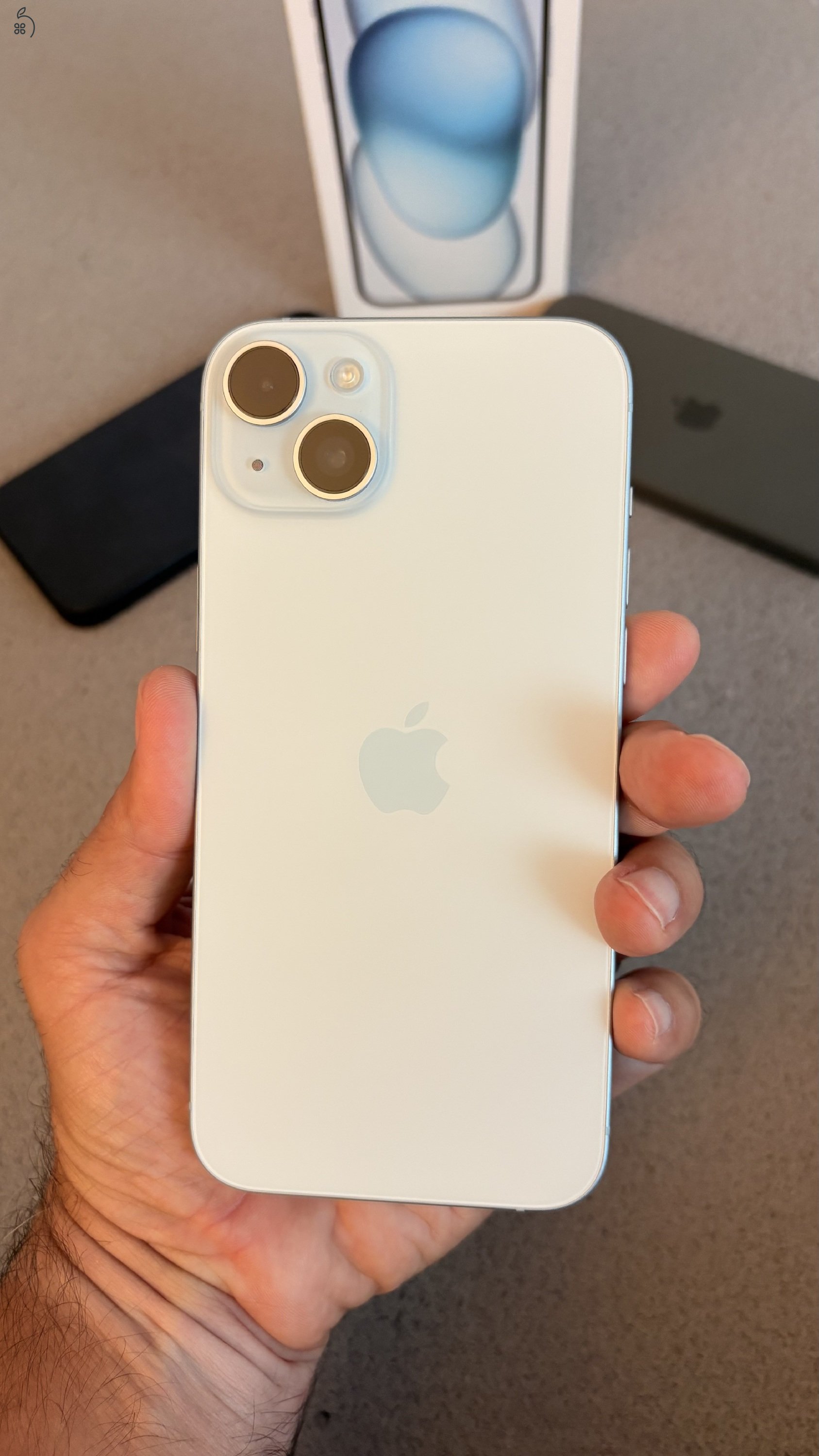 Iphone 15 plus + 2 eredeti apple tok!