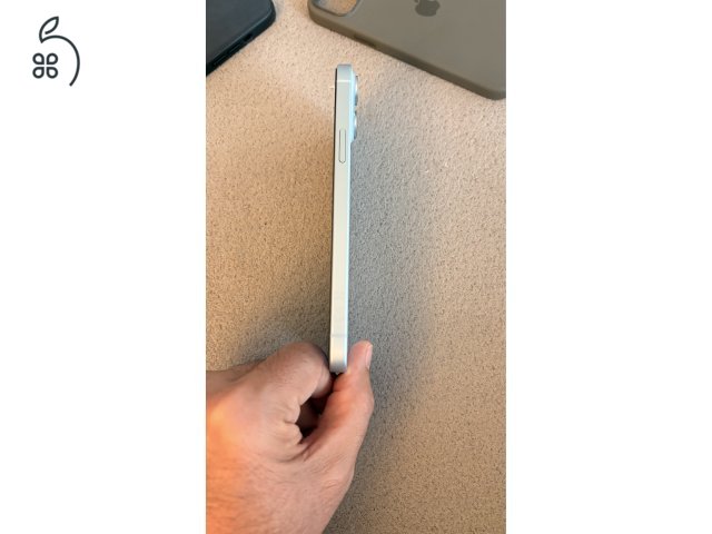 Iphone 15 plus + 2 eredeti apple tok!