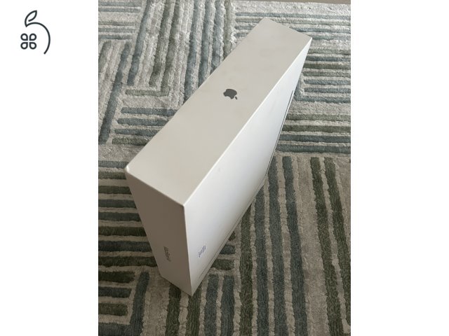 ÚJ, bontatlan MacBook AIR 15,3” M4 CHIP 16GB/256GB MAGYAR! 1 év Apple garancia!
