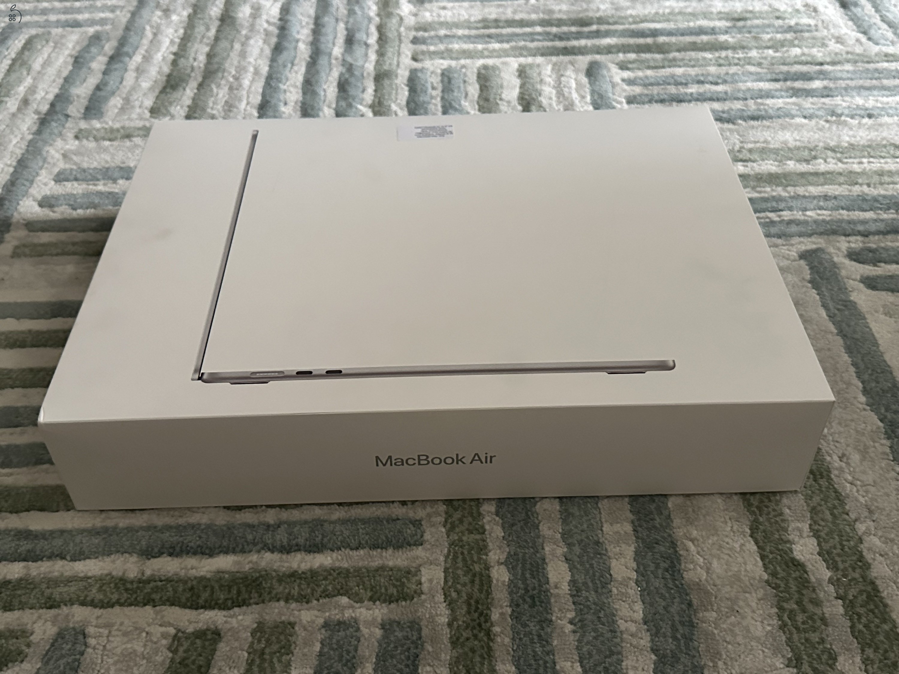 ÚJ, bontatlan MacBook AIR 15,3” M4 CHIP 16GB/256GB MAGYAR! 1 év Apple garancia!