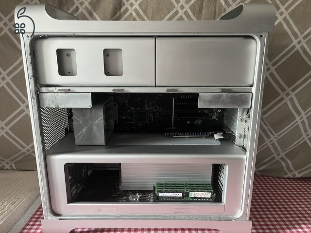 Mac Pro 5.1 / 2010 / 6 mag 3.46 GHz , 64 GB memória , 960 GB SSD , 2 GB GT 710 videokártya.