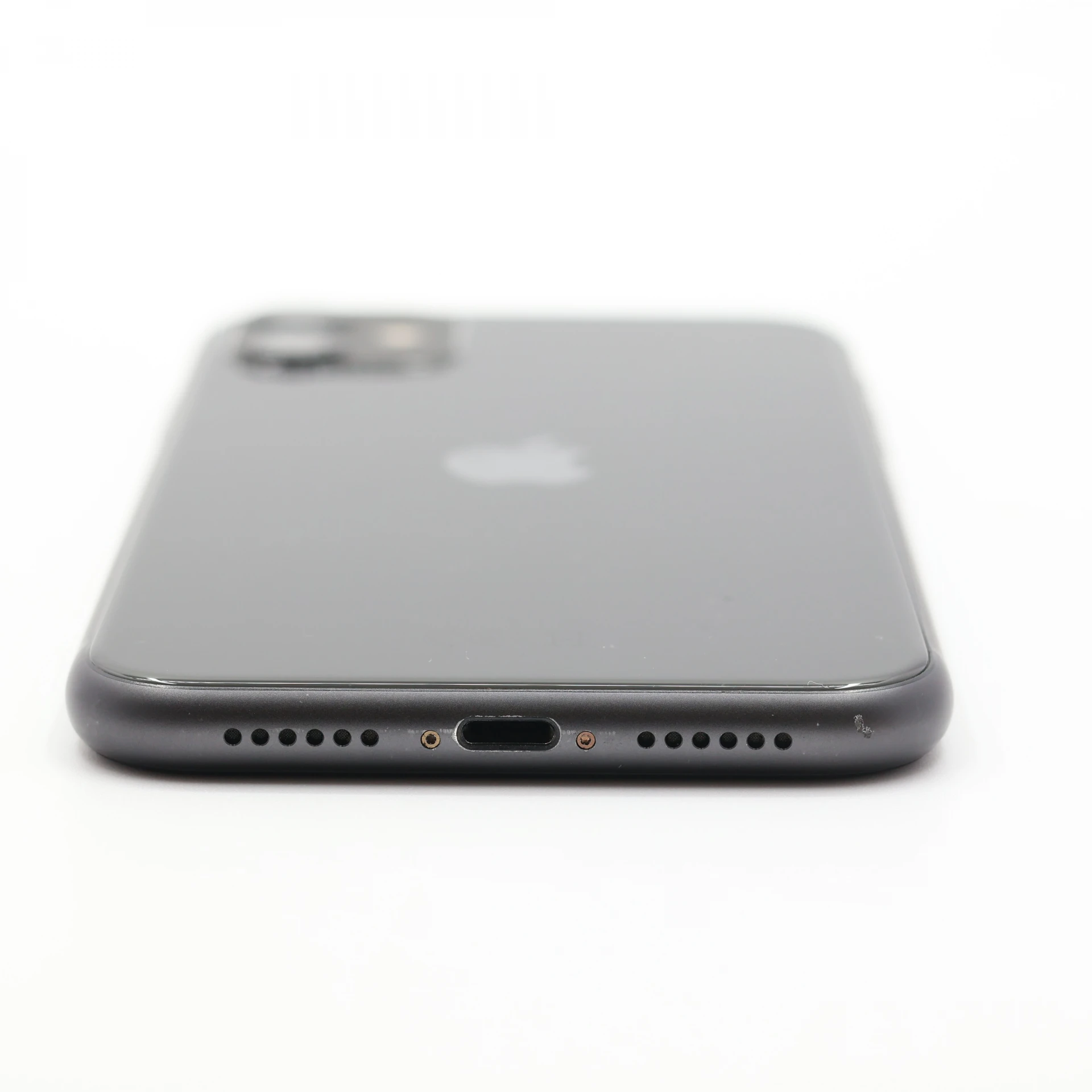 + Ajándékkal és 1 év garanciával! Felújított iPhone 11 64 GB Black