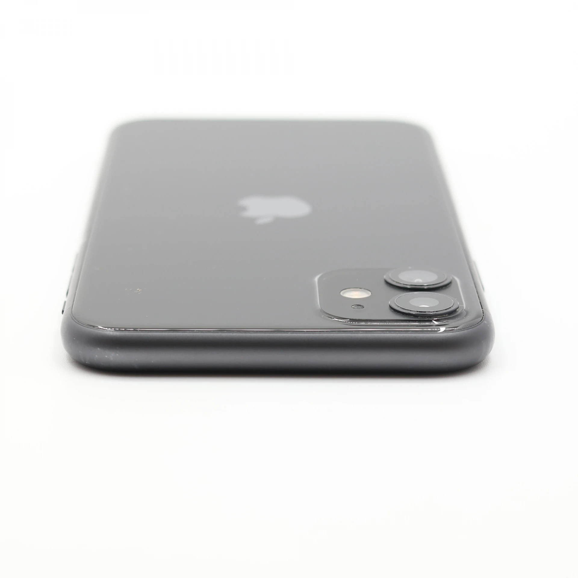 + Ajándékkal és 1 év garanciával! Felújított iPhone 11 64 GB Black