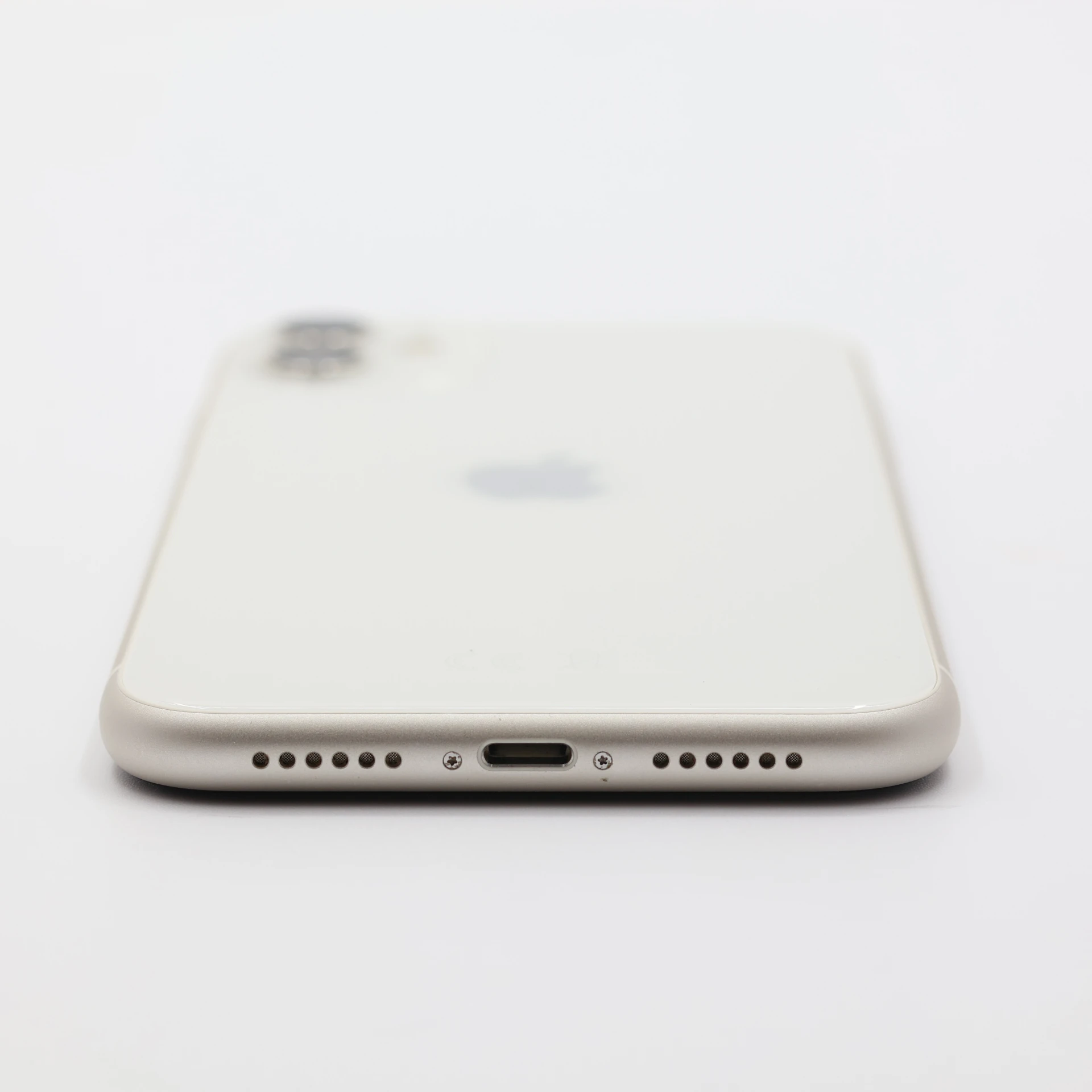 + Ajándékkal és 1 év garanciával! Felújított iPhone 11 128 GB White