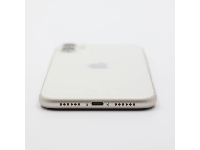 + Ajándékkal és 1 év garanciával! Felújított iPhone 11 128 GB White