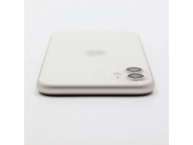 + Ajándékkal és 1 év garanciával! Felújított iPhone 11 128 GB White