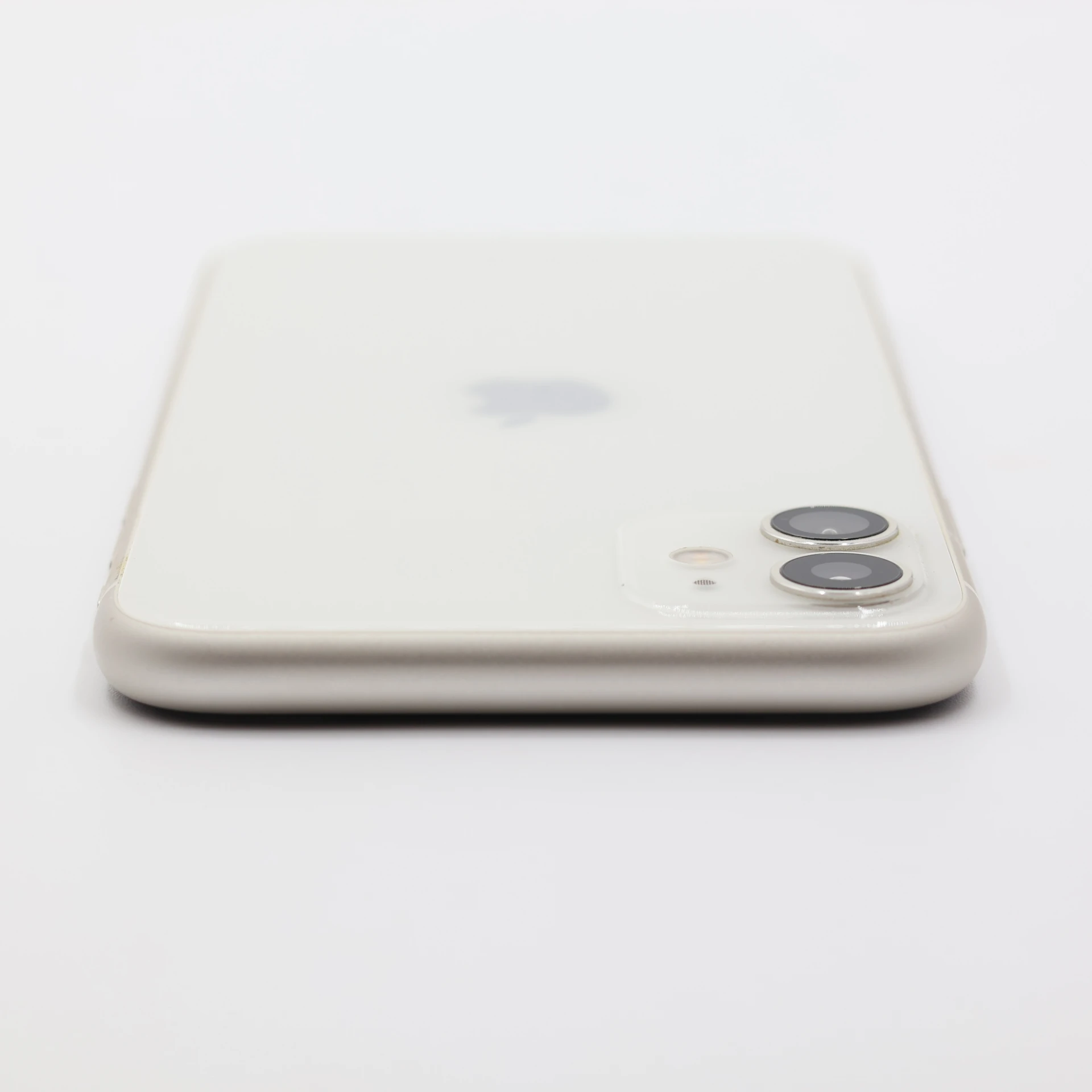 + Ajándékkal és 1 év garanciával! Felújított iPhone 11 128 GB White