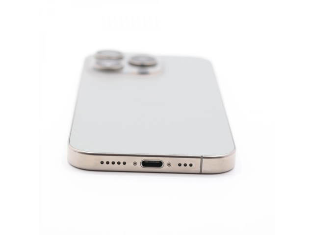 + Ajándékkal és 1 év garanciával! Felújított iPhone 15 Pro 128 GB Natural Titanium