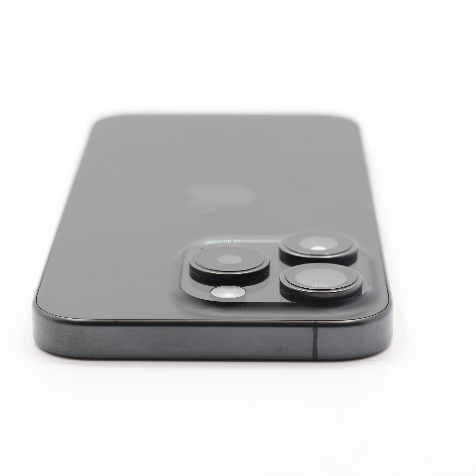 + Ajándékkal és 1 év garanciával! Felújított iPhone 15 Pro 128 GB Black Titanium