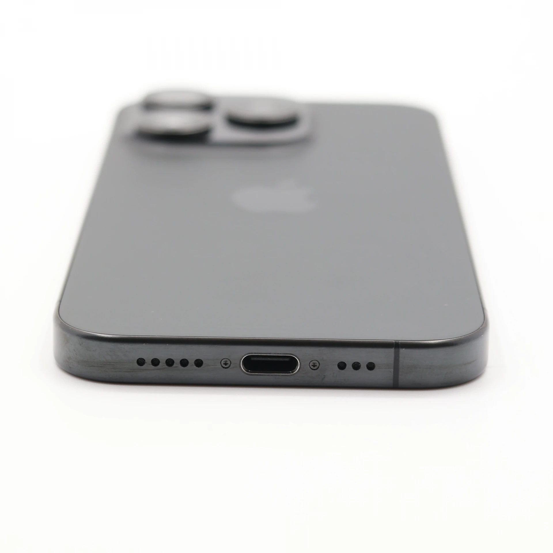 + Ajándékkal és 1 év garanciával! Felújított iPhone 15 Pro 128 GB Black Titanium