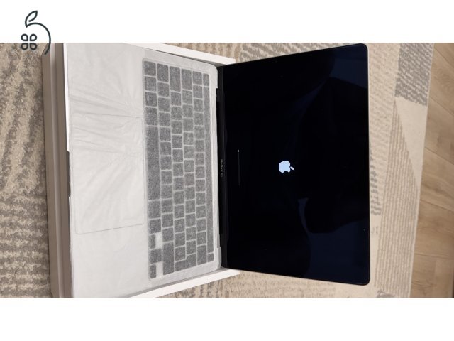 MacBook Pro M1 (13”, 8GB/256GB, 88% akkumulátor)