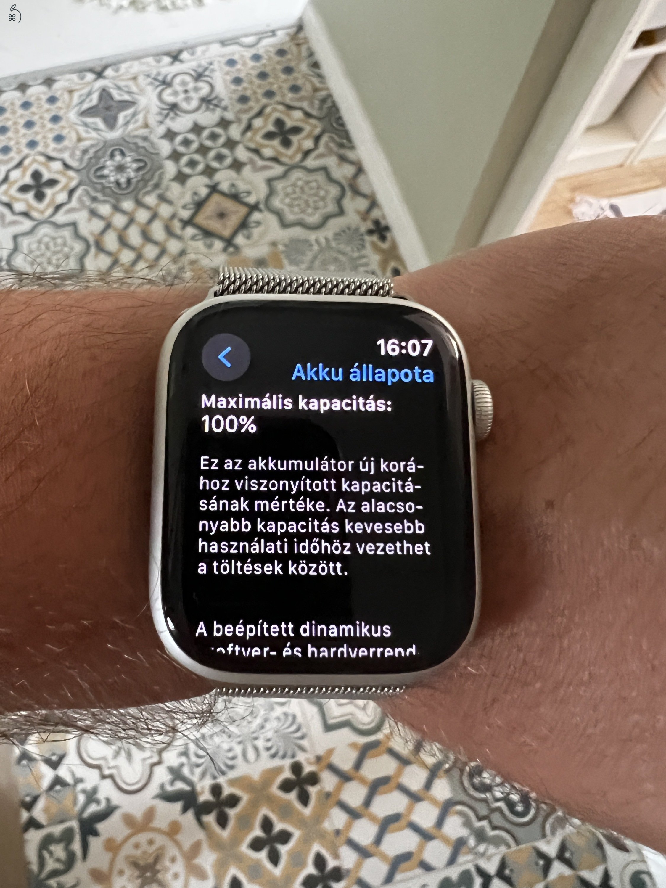 Apple Watch Series 10 - újszerű állapotban