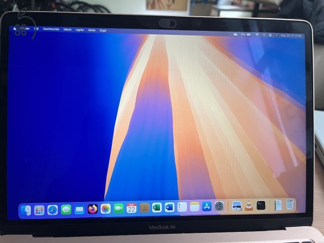MacBook air 13,3 4 mag, i5, 8gb, 250 Gb, 2020.