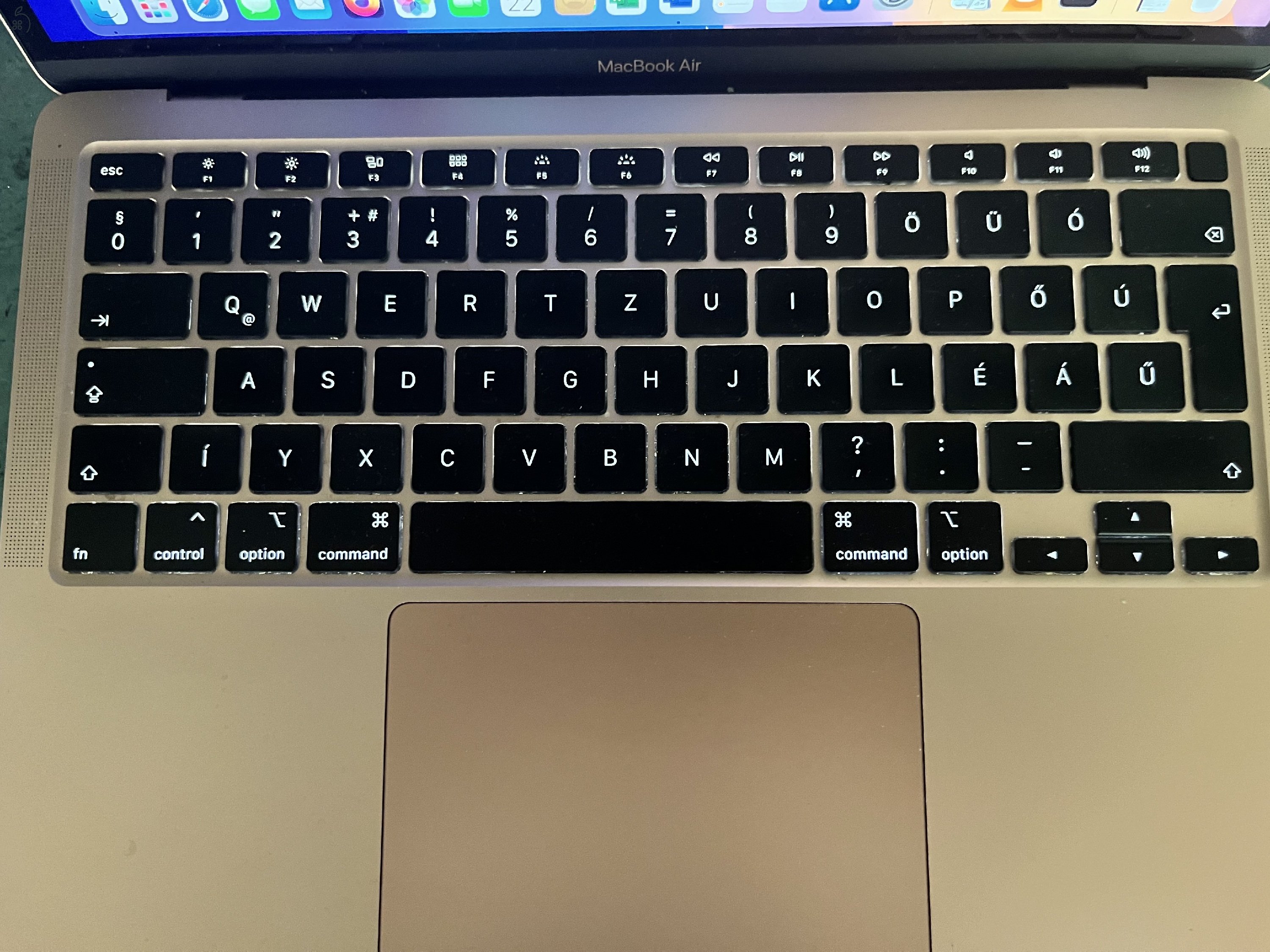 MacBook air 13,3 4 mag, i5, 8gb, 250 Gb, 2020.
