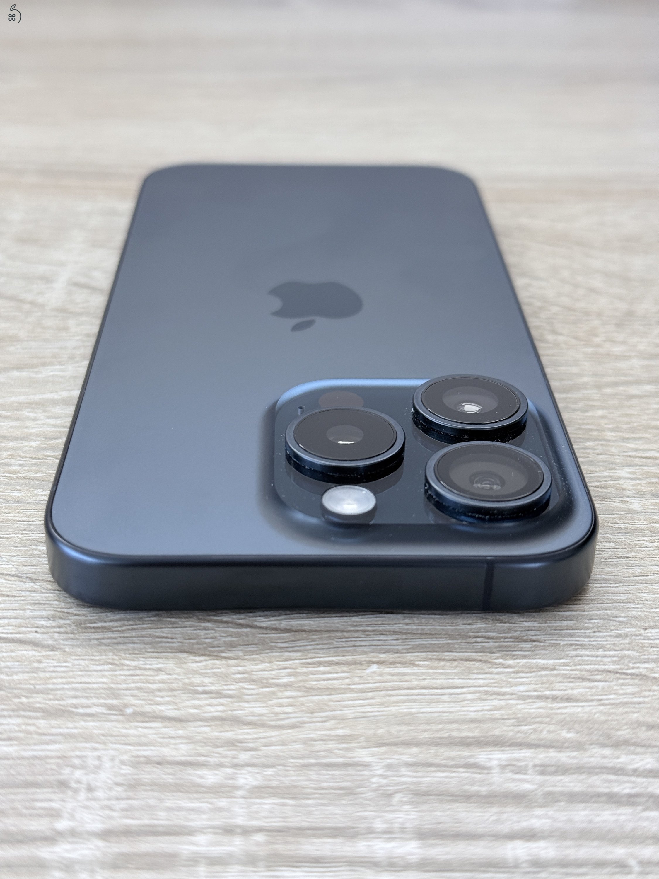 Újszerű iPhone 15 Pro 128 GB kék titán, független