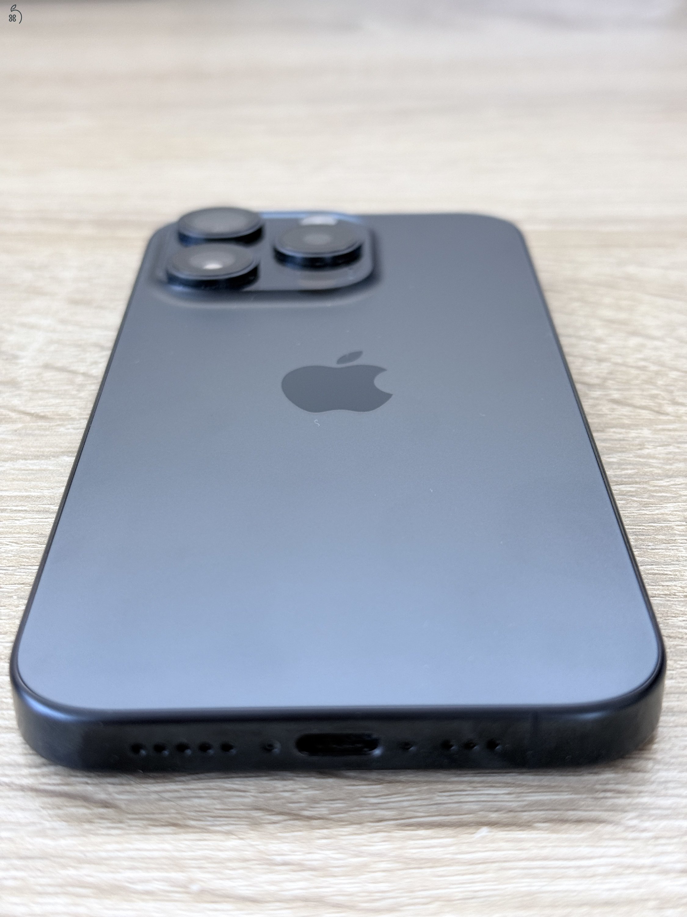 Újszerű iPhone 15 Pro 128 GB kék titán, független