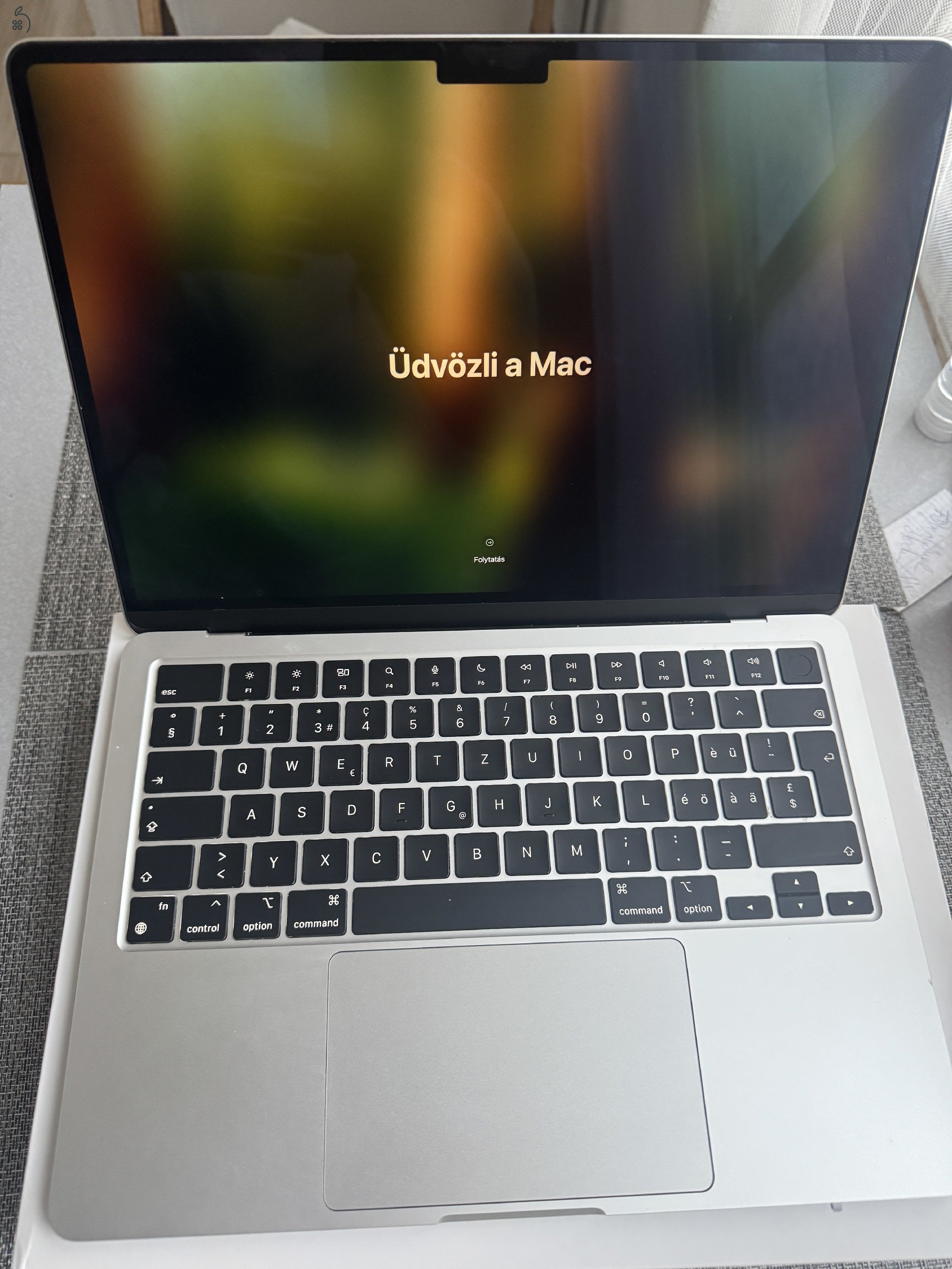 Macbook Air 13' M2 /8Gb ram/ 256Gb SSD
