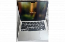 Macbook Air 13' M2 /8Gb ram/ 256Gb SSD