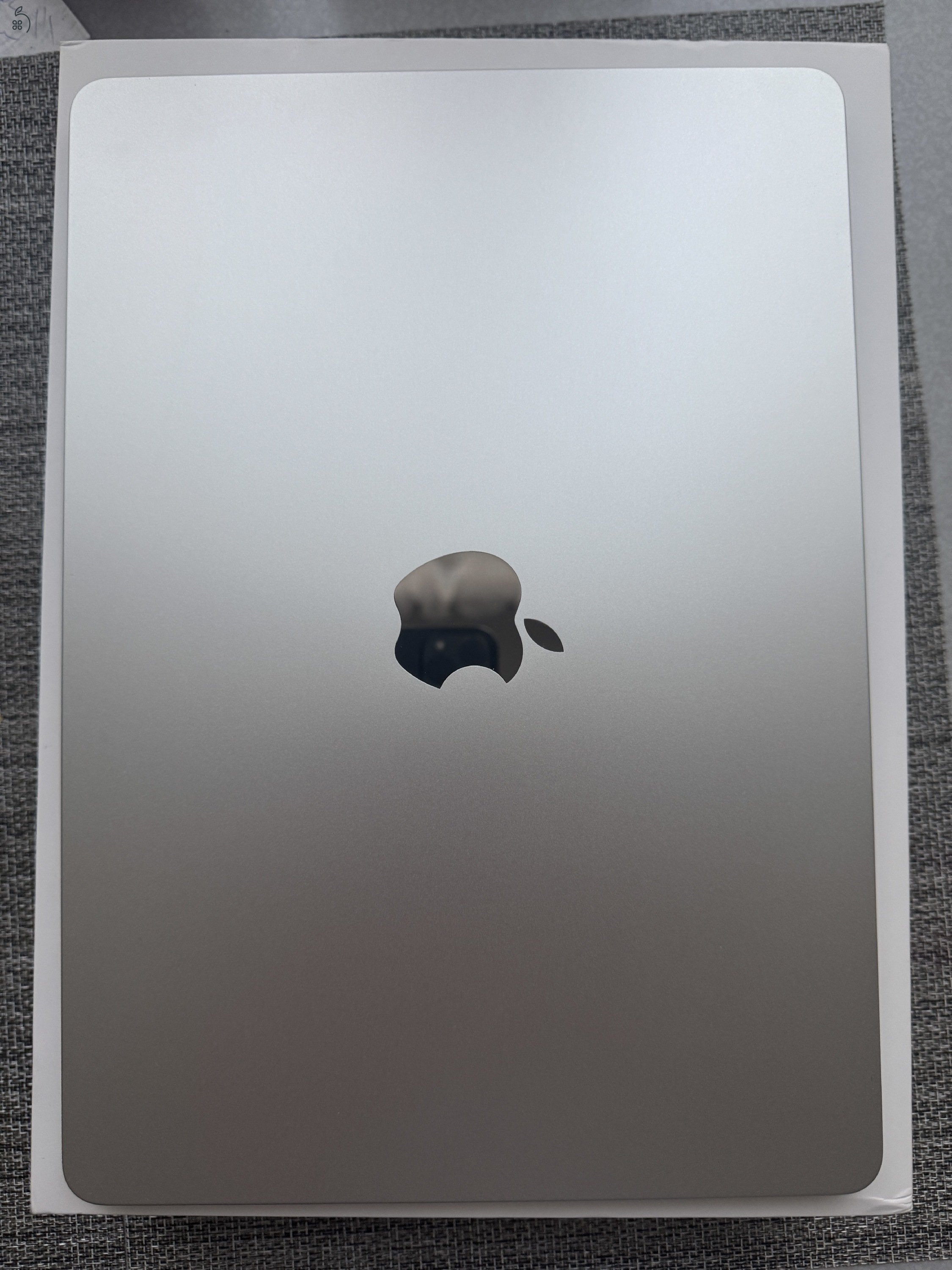 Macbook Air 13' M2 /8Gb ram/ 256Gb SSD