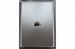 Macbook Air 13' M2 /8Gb ram/ 256Gb SSD