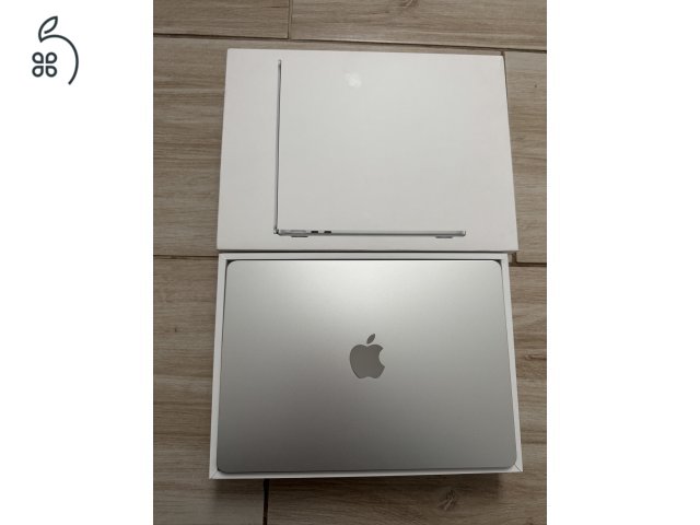 Macbook Air 13' M2 /8Gb ram/ 256Gb SSD