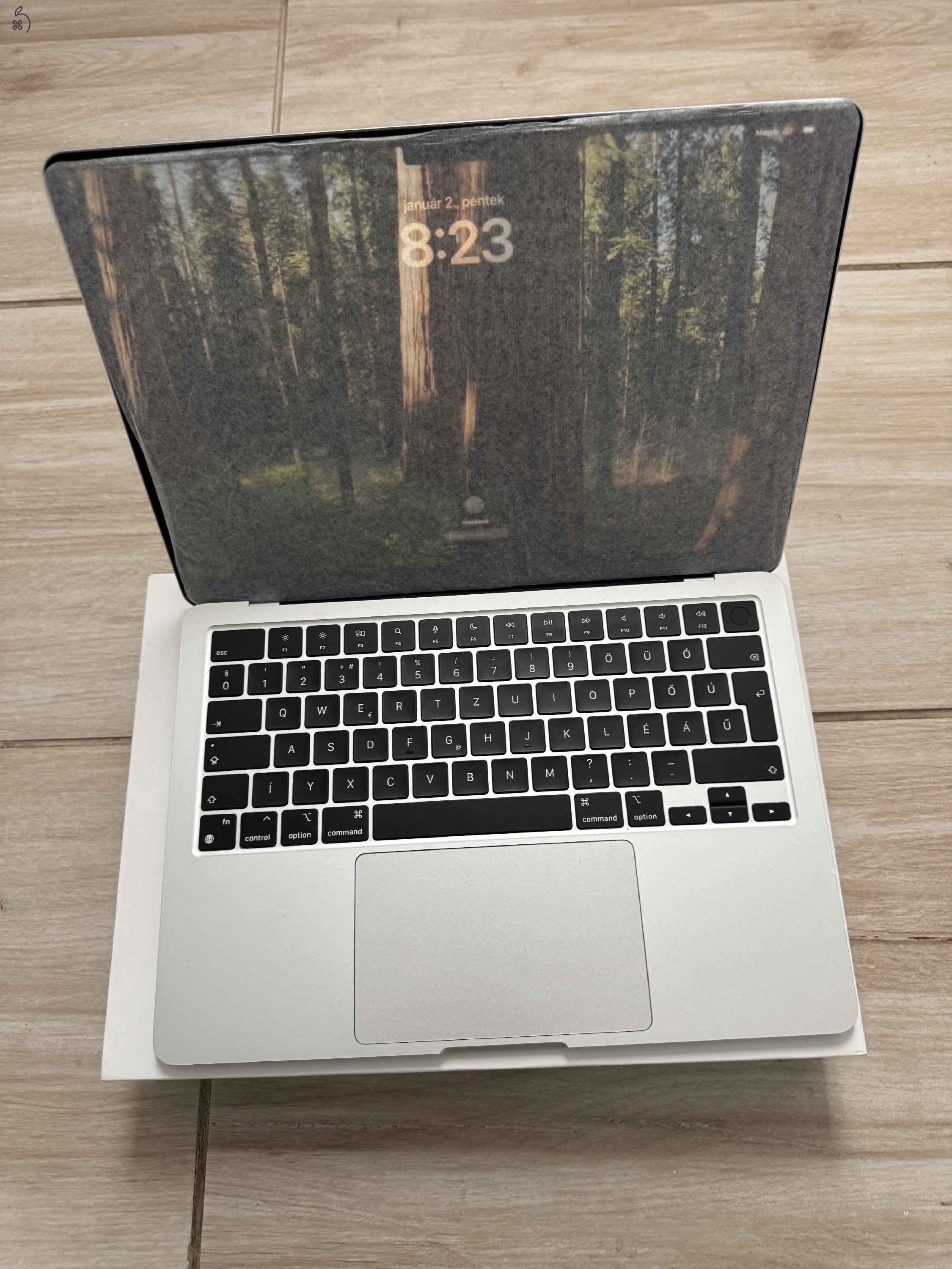 Macbook Air 13' M2 /8Gb ram/ 256Gb SSD